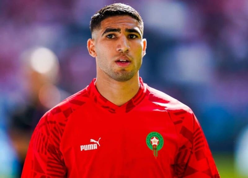 اللاعبون المغاربة في الدوري البلجيكي يساندون أشرف حكيمي للفوز بجائزة الكرة الذهبية