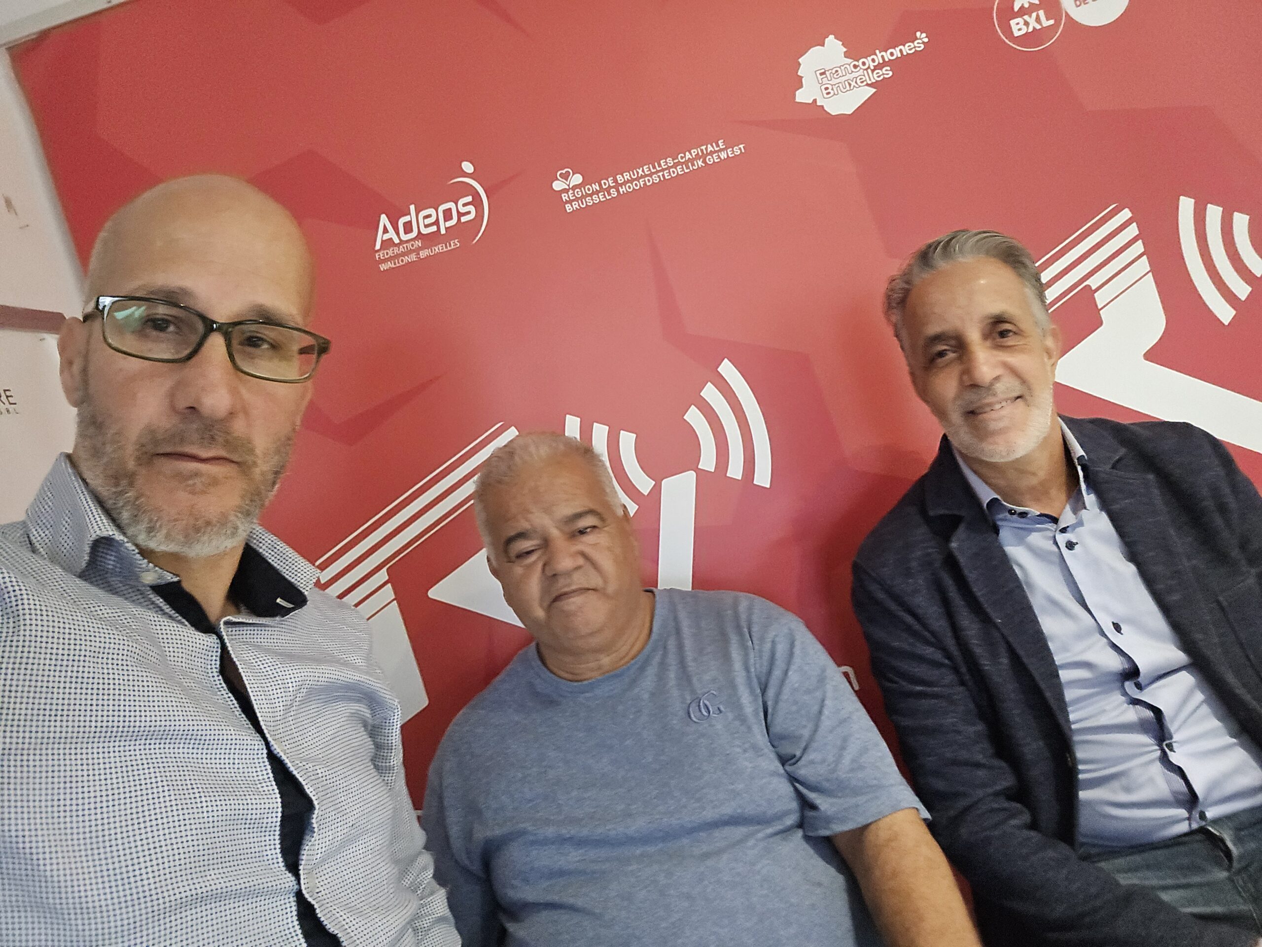 بنعيم موجّهًا كلامه لوليد ركراكي :لا تهمني الأرقام بقدر ما يهمني رفع الكأس ; المجد يُصنع بالألقاب